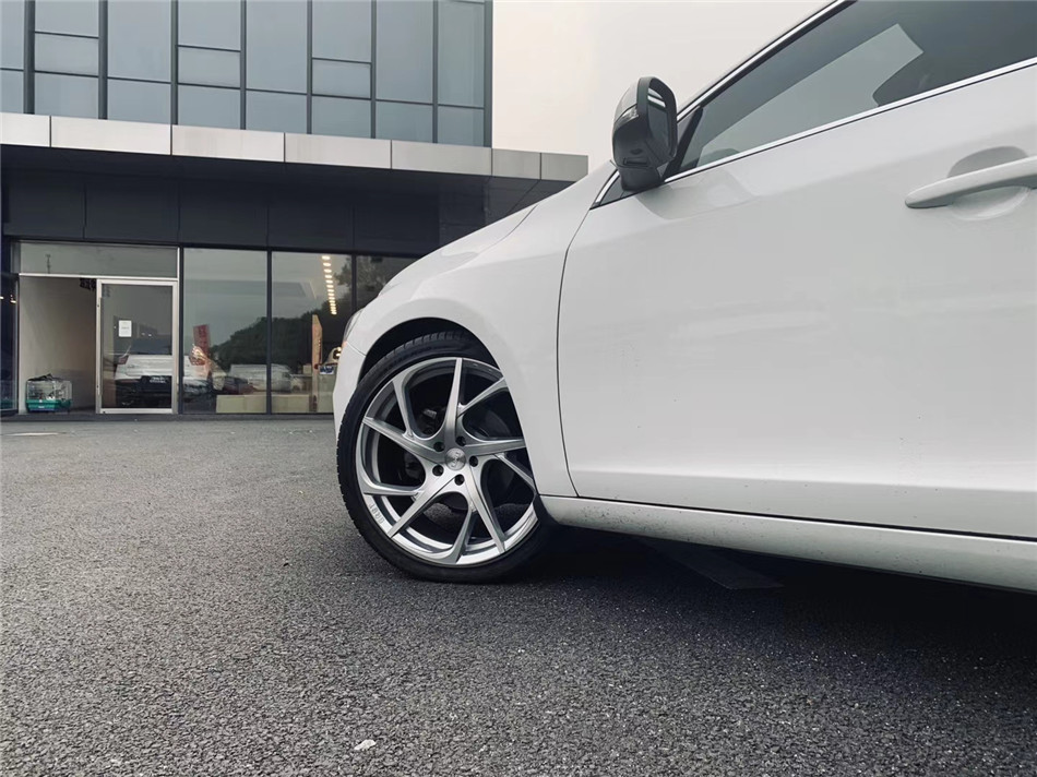 v60改装20寸轮毂 - 中国沃尔沃改装网