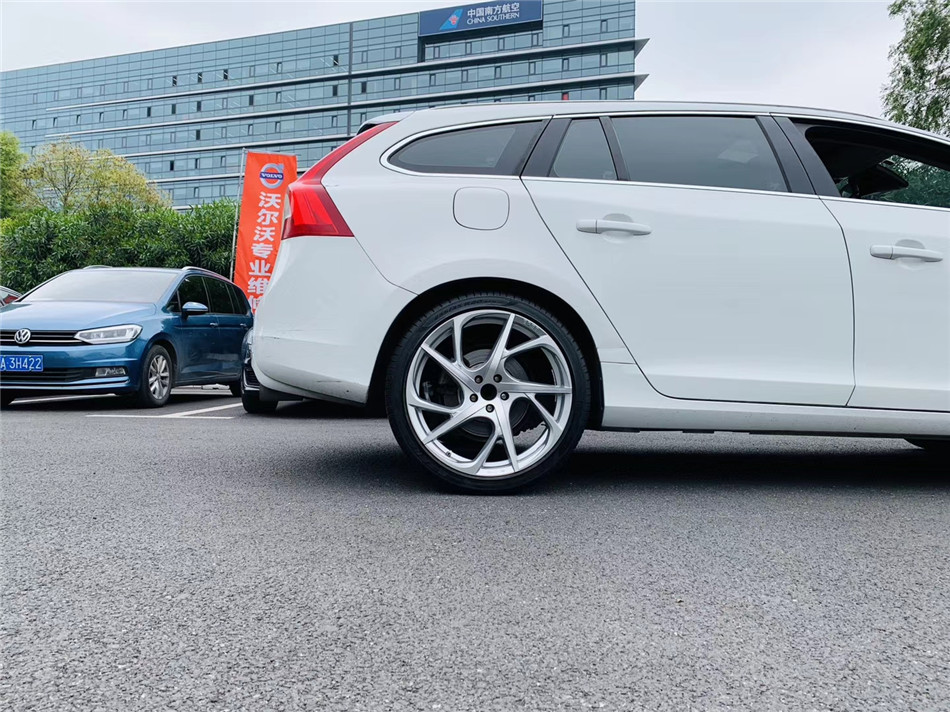 v60改装20寸轮毂 - 中国沃尔沃改装网