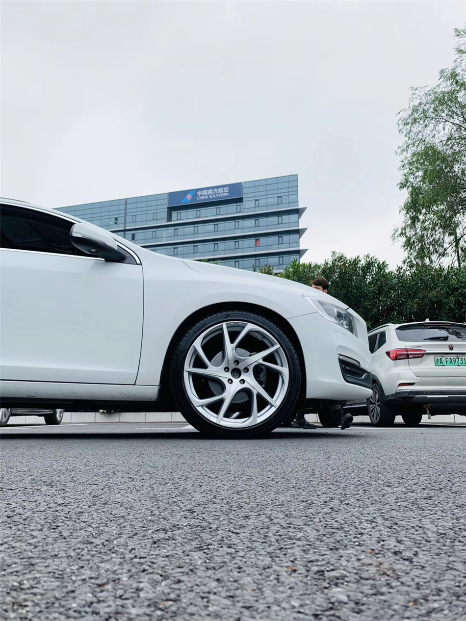 v60改装20寸轮毂 - 中国沃尔沃改装网